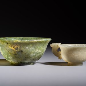 Nine Chinese hardstone carvings and bowls, including jade, 19/20th C. — photo 8