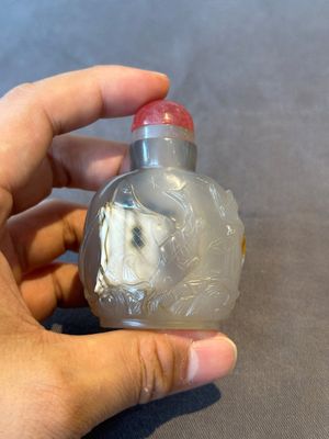 Nine Chinese jade and agate snuff bottles, 19/20th C. — photo 16