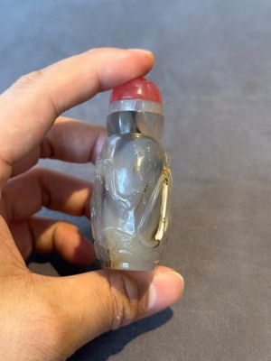 Nine Chinese jade and agate snuff bottles, 19/20th C. — photo 17