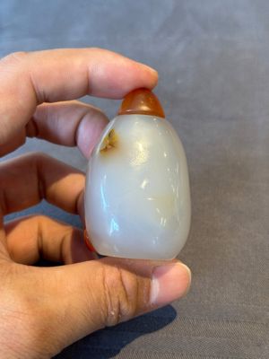 Nine Chinese jade and agate snuff bottles, 19/20th C. — photo 23