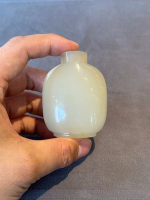 Nine Chinese jade and agate snuff bottles, 19/20th C. — photo 8