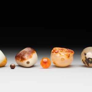 Nine Chinese jade and agate snuff bottles, 19/20th C. — photo 10