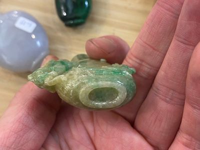 Nine Chinese jade, glass and hardstone snuff bottles, 19/20th C. — photo 15