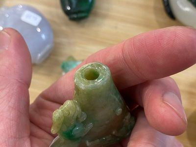 Nine Chinese jade, glass and hardstone snuff bottles, 19/20th C. — photo 16