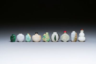Nine Chinese jade, glass and hardstone snuff bottles, 19/20th C. — photo 2