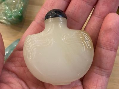 Nine Chinese jade, glass and hardstone snuff bottles, 19/20th C. — photo 23