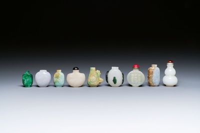 Nine Chinese jade, glass and hardstone snuff bottles, 19/20th C. — photo 3