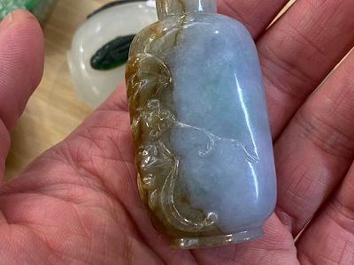 Nine Chinese jade, glass and hardstone snuff bottles, 19/20th C. — photo 37