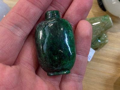 Nine Chinese jade, glass and hardstone snuff bottles, 19/20th C. — photo 10
