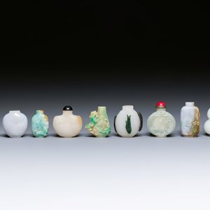 Nine Chinese jade, glass and hardstone snuff bottles, 19/20th C. — photo 2