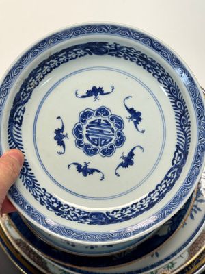 Nine Chinese monochrome, blue, white and famille rose wares, 18/19th C. — foto 4