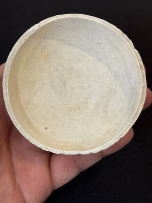 Nine Chinese white-glazed boxes and covers with incised floral design from the Jepara shipwreck, Dehua or Anxi kiln, Song — 照片 19