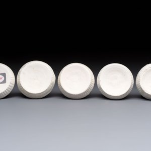 Nine Chinese white-glazed boxes and covers with incised floral design from the Jepara shipwreck, Dehua or Anxi kiln, Song — 照片 5