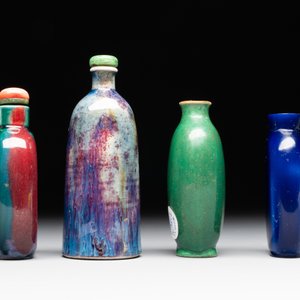 Nine monochrome Chinese porcelain and glass snuff bottles, 19/20th C. — photo 11