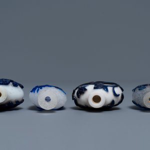 Nine various Chinese blue overlay and transparent glass snuff bottles, 19/20th C. — photo 8