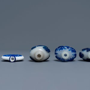 Nine various Chinese blue overlay glass snuff bottles, 19/20th C. — photo 4