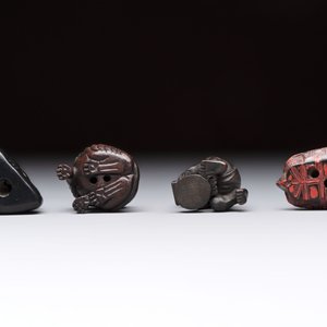 Nine various Japanese netsuke, an inro, a tsuba, a yatate, a bamboo kiseruzutsu and a covered bronze box, Edo/Meiji, 19th C. — photo 13