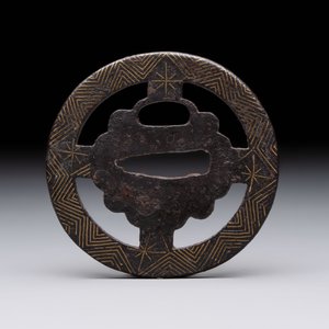 Nine various Japanese netsuke, an inro, a tsuba, a yatate, a bamboo kiseruzutsu and a covered bronze box, Edo/Meiji, 19th C. — photo 22