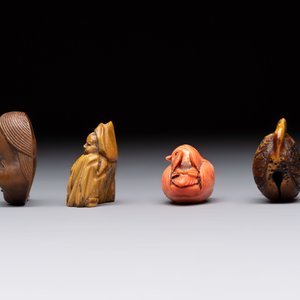 Nine various Japanese netsuke, an inro, a tsuba, a yatate, a bamboo kiseruzutsu and a covered bronze box, Edo/Meiji, 19th C. — photo 3