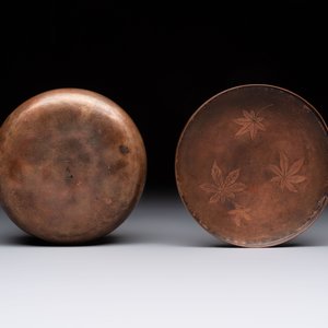 Nine various Japanese netsuke, an inro, a tsuba, a yatate, a bamboo kiseruzutsu and a covered bronze box, Edo/Meiji, 19th C. — photo 38