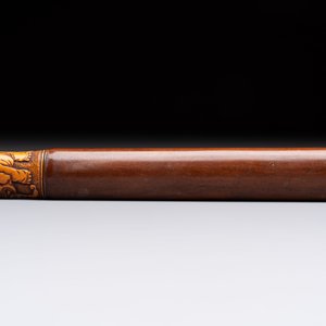 Nine various Japanese netsuke, an inro, a tsuba, a yatate, a bamboo kiseruzutsu and a covered bronze box, Edo/Meiji, 19th C. — 照片 24