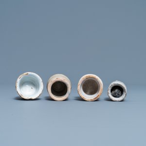 Nine white Dutch Delftware albarello-type ointment jars, 17/18th C. — photo 13