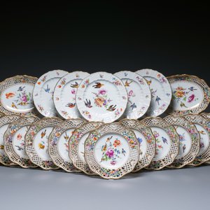 Nineteen polychrome Dresden porcelain plates and dishes, Meyers & Sohn, Germany, 19th C. — 照片 7