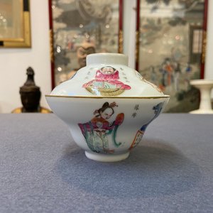 Onze soucoupes et six tasses en porcelaine de Chine famille rose à décor 'Wu Shuang Pu', la plupart marque et époque de Daoguang — photo 38