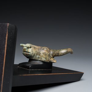 Ornement en forme de tête de buffle en bronze, Chine, Période des Royaumes Combattants — photo 10