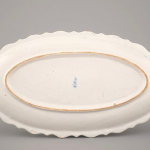 Un plat à hareng ovale en Delft bleu et blanc, 18ème siècle — photo 2