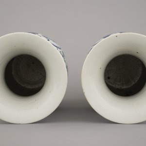 Paar blauw en witte vazen in Chinees porselein met landschappen, 19e eeuw — foto 7