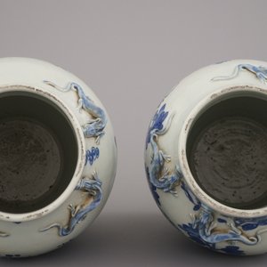 Paar blauw en witte vazen met deksels in Chinees porselein, 19e eeuw — foto 6