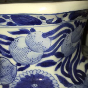 Paar blauw en witte vazen met deksels in Chinees porselein, Kangxi, ca 1700 — foto 16
