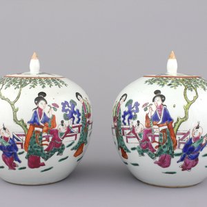 Paar potten met deksels in Chinees porselein, famille rose, 19e eeuw — foto 1