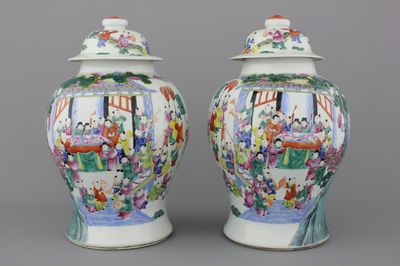 Paar vazen in Chinees porselein met decor "Hundred Boys", famille rose, 19e eeuw
