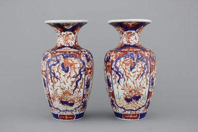 Paar vazen in Japans Imari porselein, laat Meiji, 19e eeuw