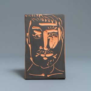 Pablo Picasso (1881-1973): 'Visage d'homme', pottery tile, dated 1966 — 照片 1