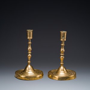 Pair de bougeoir à cinq noeuds en bronze, Flandre ou Pays-Bas, 16ème — photo 2