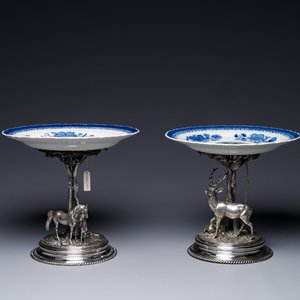 Paire d'assiettes en porcelaine de Chine en bleu et blanc aux montures en métal argenté, Jiaqing, Alpaga Berndorf — photo 1