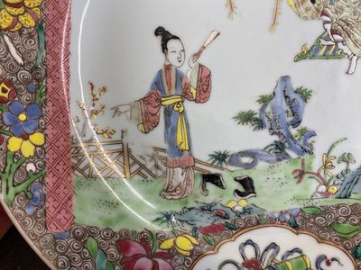 Paire d'assiettes en porcelaine de Chine famille rose à décor 'Xi Xiang Ji', Yongzheng — photo 9