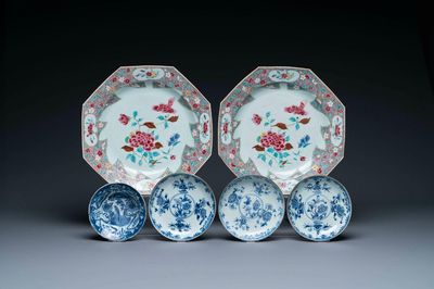 Paire d'assiettes en porcelaine de Chine famille rose, trois bleu et blanc et un bol en porcelaine de type 'kraak', Wanli and Qianlong