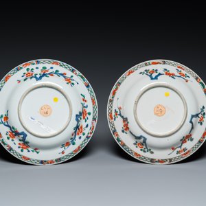 Paire d'assiettes en porcelaine de Chine famille verte à décor 'Stanislas', Kangxi — photo 2