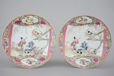 Paire d'assiettes, famille rose, “The Romance of the Western Chamber”, Yongzheng, 1722-1735