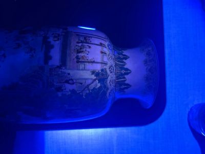 Paire de beaux vases de forme lanterne en porcelaine de Chine famille rose à décor des 'cent garçons', marque Yan Xi Tong He 燕囍同和, République — photo 40