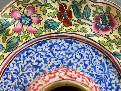 Paire de bols de mariage sur piedouches en émaux de Canton, Chine, Yongzheng — photo 10
