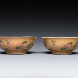 Paire de bols en porcelaine de Chine famille rose à décor de sauterelles sur fond café au lait, marque et époque de Daoguang — photo 4