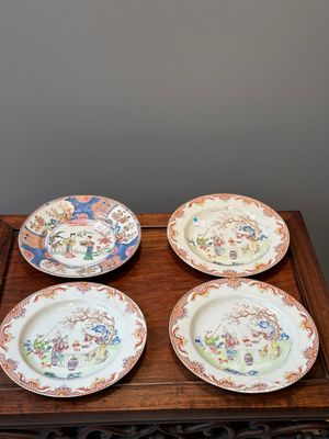 Paire de bols et quatre assiettes en porcelaine de Chine famille rose, Yongzheng/Qianlong — photo 14