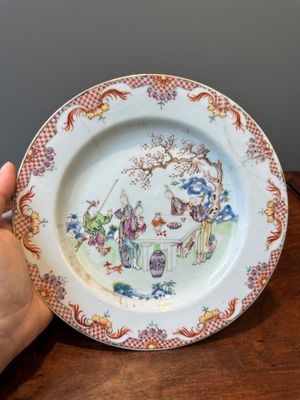 Paire de bols et quatre assiettes en porcelaine de Chine famille rose, Yongzheng/Qianlong — photo 27