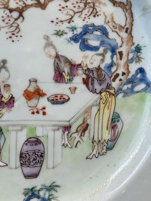 Paire de bols et quatre assiettes en porcelaine de Chine famille rose, Yongzheng/Qianlong — photo 31