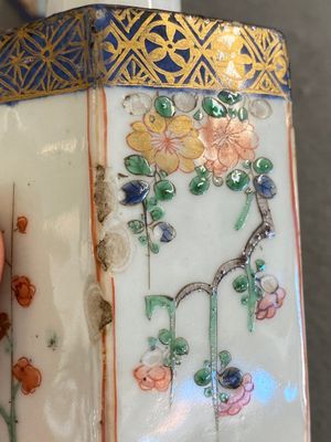 Paire de bouteilles de forme hexagonale en porcelaine de Chine famille verte, Kangxi — photo 15